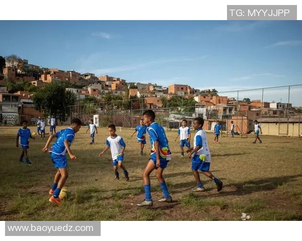足球星梦想：追逐绿茵场上的辉煌人生与不灭的荣耀梦想