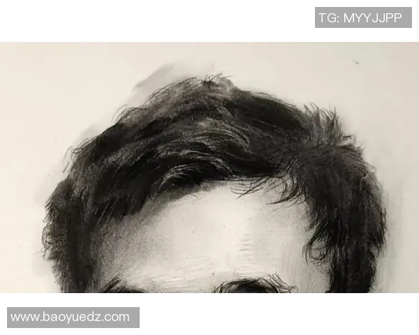 足球球星素描头像展示：细腻刻画传奇人物的艺术魅力与风采